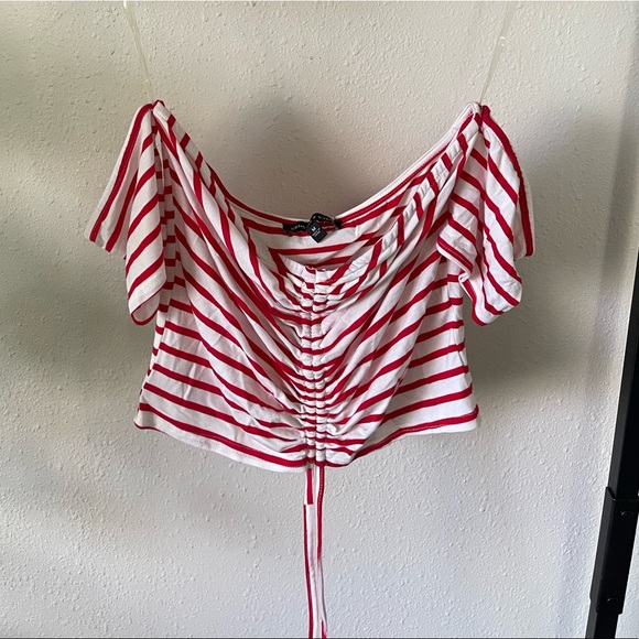 NWOT Kendall&Kylie crop top - Picture 2 of 3